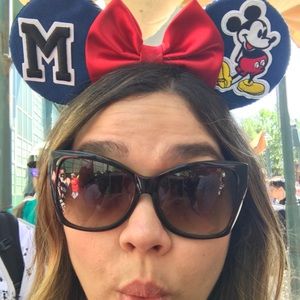 Meet your Posher, Monica